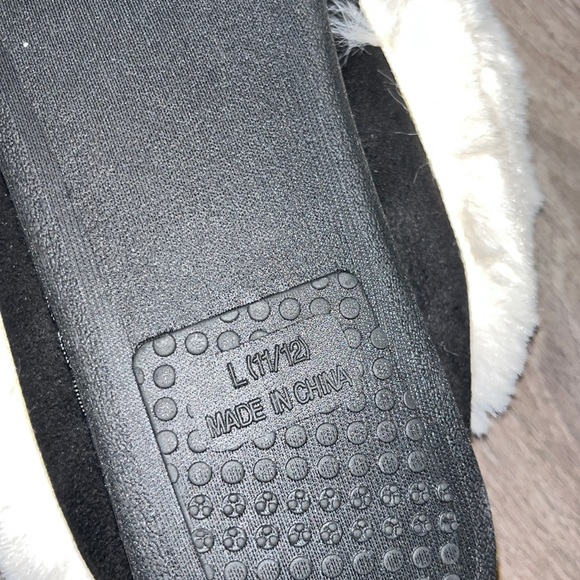 Brand new saks fifth avenue Moccasins - Picture 6 of 6